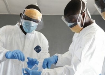 Los ricos centuplican a los pobres en compras contra la covid