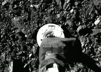 Imágenes de OSIRIS-REx tocando la superficie del asteroide Bennu