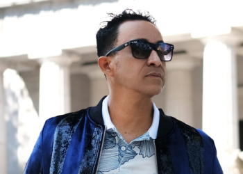 Ranfiel tras la conquista del mundo, ahora como bachatero