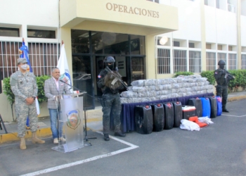 Detienen seis hombres y se incautan de 231 paquetes de drogas