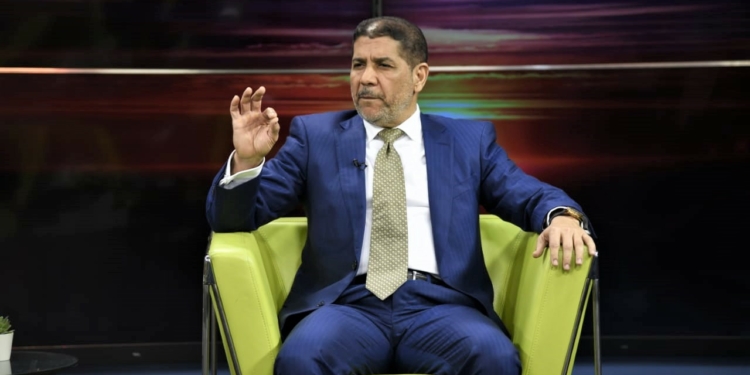 Ministro informa nivel de cumplimiento de cinco mil millones prometidos por Abinader