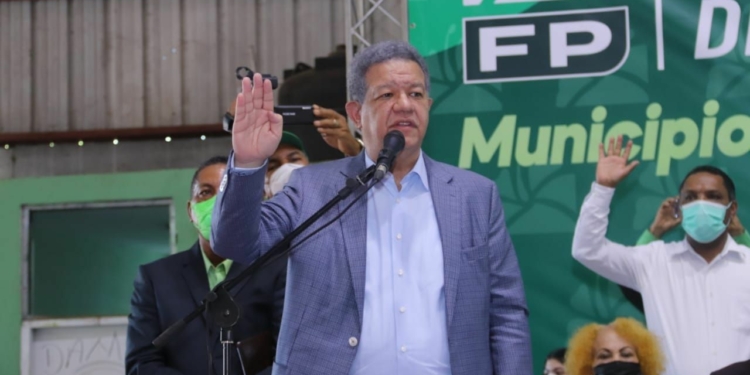 Leonel está “asombrado del fenómeno de crecimiento de la Fuerza del Pueblo”