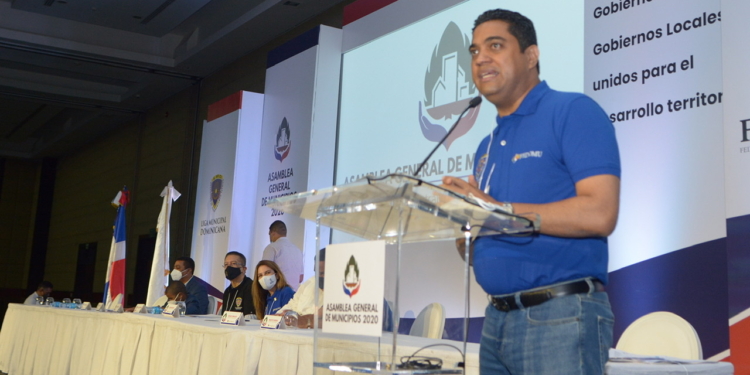 Alcalde Kelvin Cruz elegido presidente de FEDMU