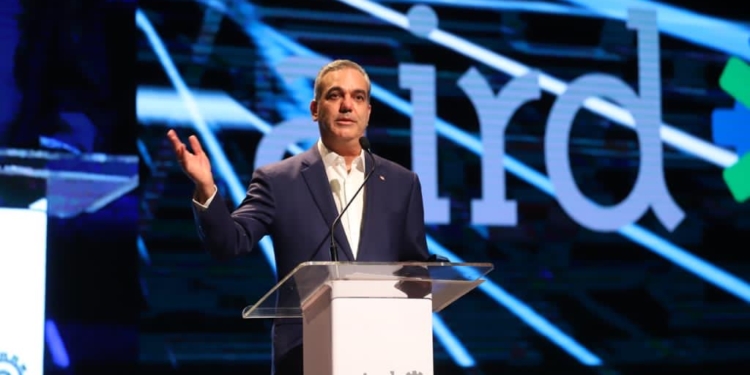 Abinader a industriales: “Lo mejor está por llegar”