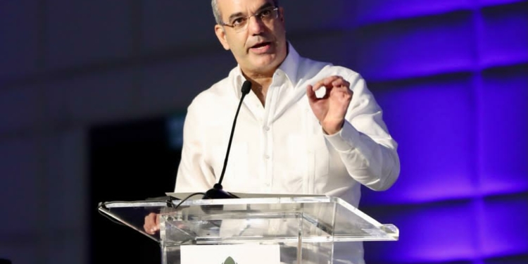 Presidente prometió aumento del 3 por ciento a Presupuesto Cabildos