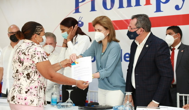 Raquel Peña y Promipyme dan respaldo con préstamos al sector de las Mipymes en Higüey