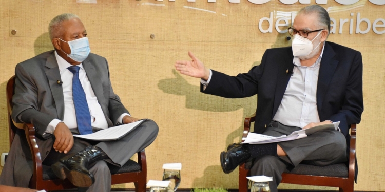 Ministro Ceara Hatton proyecta crecimiento económico de 4%