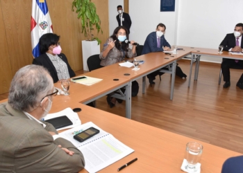 Ministerio de Economía dialoga con congresistas necesidades de provincias   