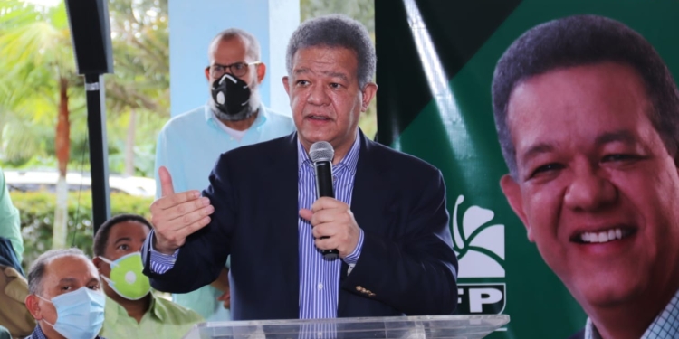 Leonel Fernández dice el PLD pasa por momentos difíciles porque se emborrachó de poder