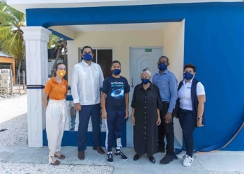 Altice y Jompéame entregan vivienda reconstruida