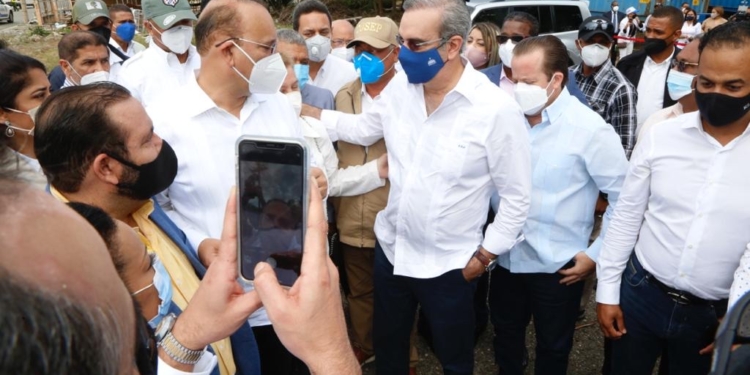 Abinader anuncia construcción de diez nuevas naves en Zona Franca de La Vega