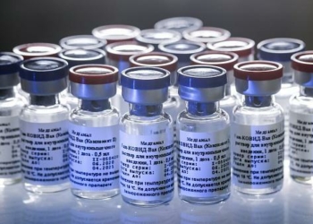 HRW demanda acceso universal y equitativo a vacunas anticovid