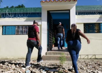 Fiscalía de SDE desarticula laboratorio de adulteración de bebidas alcohólicas