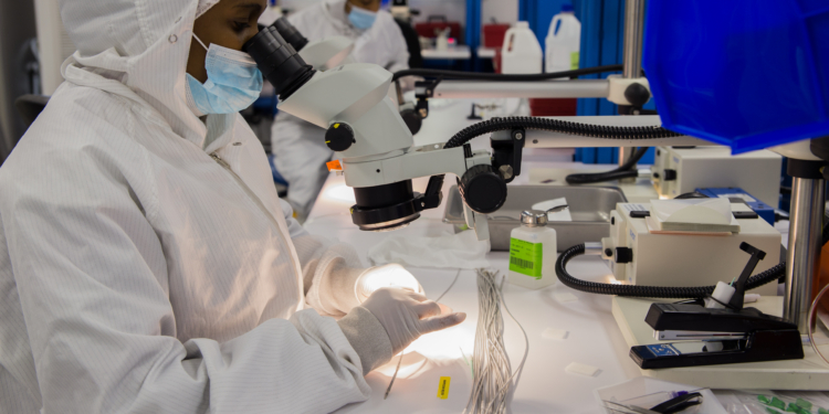 Sector de manufactura de dispositivos médicos y farmacéuticos lidera exportaciones