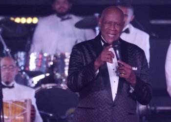 Johnny Ventura en una gran noche con su concierto virtual