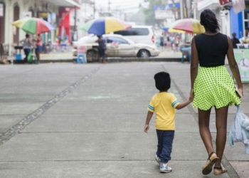 Embarazo adolescente deja pérdidas millonarias en América Latina