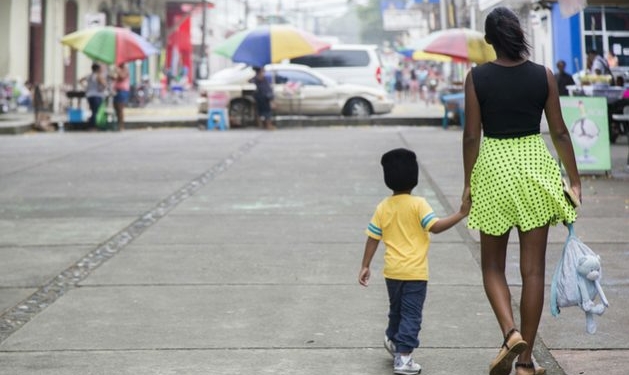 Embarazo adolescente deja pérdidas millonarias en América Latina