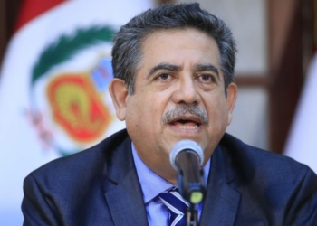 Cambio de gobierno en Perú genera disgustos de sectores políticos  