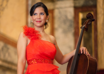 Nicole Peña-Comas estrena este viernes su álbum “El canto del cisne negro”