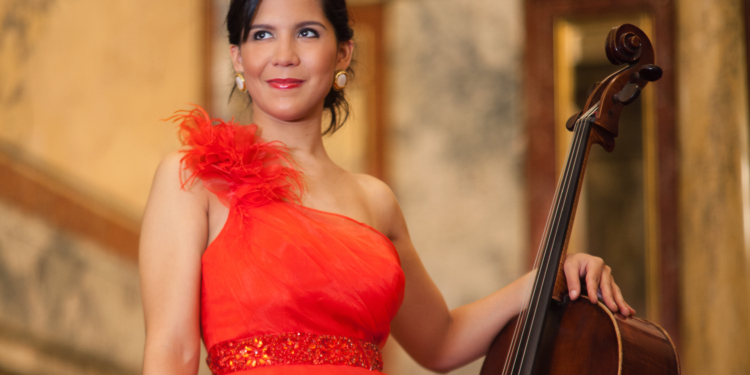 Nicole Peña-Comas estrena este viernes su álbum “El canto del cisne negro”