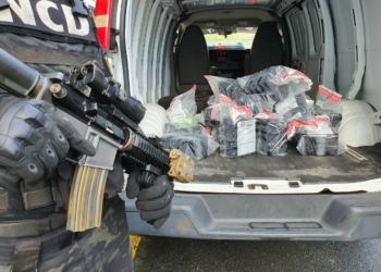 DNCD arresta ocho hombres y ocupa 121 paquetes de "cocaína" en Barahona