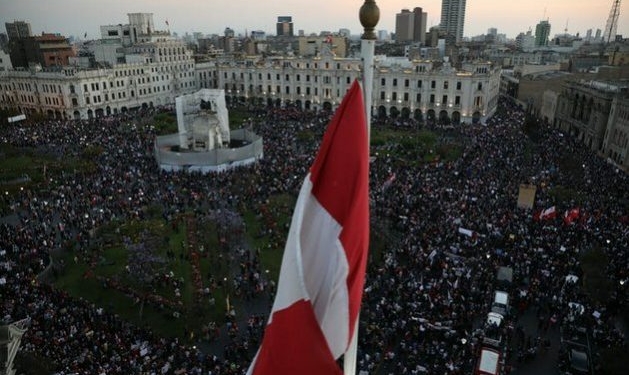 Las claves de la crisis política en Perú, un país sin partidos