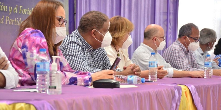 PLD reacciona tras renuncias de esa organización política