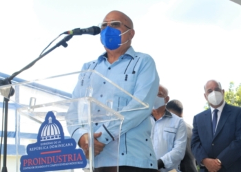 Presidente de tabacalera El Artista comprometido con crear empleos en Salcedo