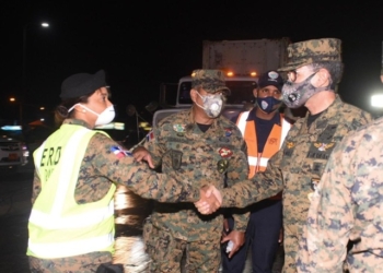 Mandos militares y policiales constatan en las calles se cumpla toque de queda