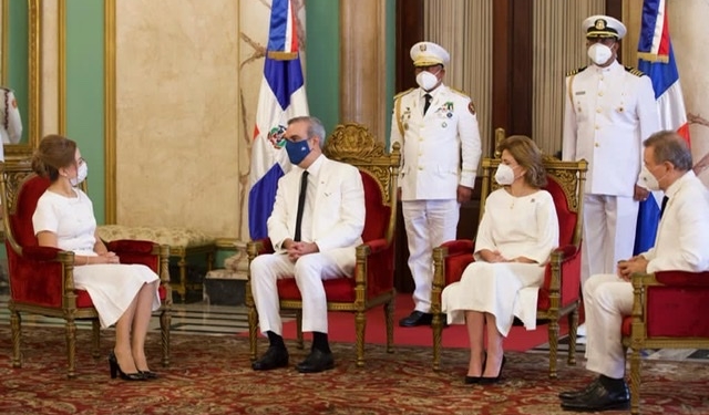 Presidente Abinader recibe cartas credenciales embajadores Panamá y Turquía