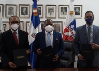 ITLA y Parque Cibernético firman convenio con el INPOSDOM