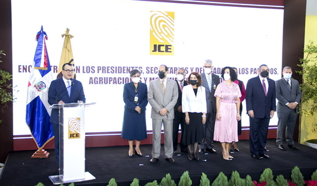 Presidente de la JCE define a los partidos como la espina dorsal de la democracia