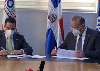 PROINDUSTRIA y BANDEX apoyarán industrias con potencial exportador