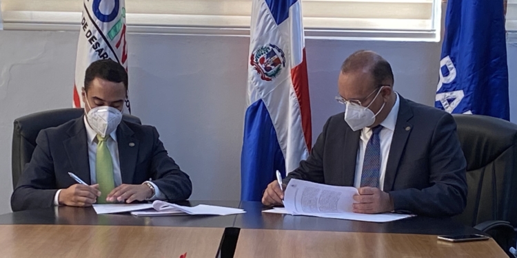 PROINDUSTRIA y BANDEX apoyarán industrias con potencial exportador