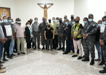 Policía y comunitarios de Alma Rosa I prometen unificarse para cerrar paso a delincuencia