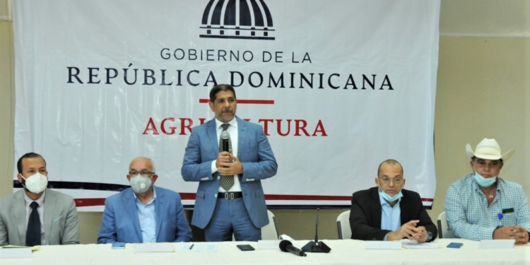 Garantizan abasto de pollo, huevos y cerdos en Navidad y Año nuevo