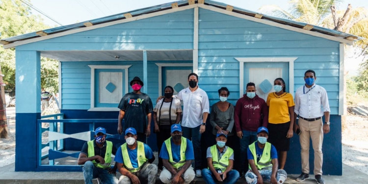 Invi entrega vivienda en Azua