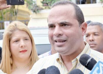 Manuel Crespo y su familia afectada de COVID-19