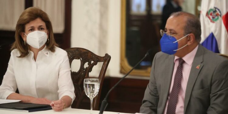 Gobierno firma acuerdo con Pfizer y BioNTech; adquirirá 7.9 millones de vacuna contra COVID-19