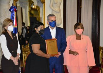 Luis Abinader encabeza XXV entrega del Premio Nacional de la Juventud