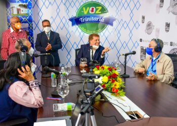 Alcalde Manuel Jiménez afirma emisora Voz Trinitaria marca hito en SDE