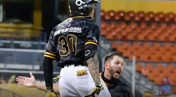 Águilas vencen a los Toros y toman delantera en serie semifinal