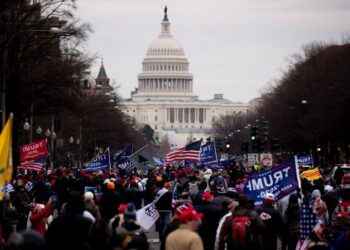 En Washington declaran toque de queda y activan guardia nacional