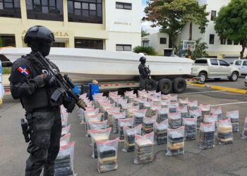 Ocupan 456 paquetes presumiblemente cocaína en costas de SPM