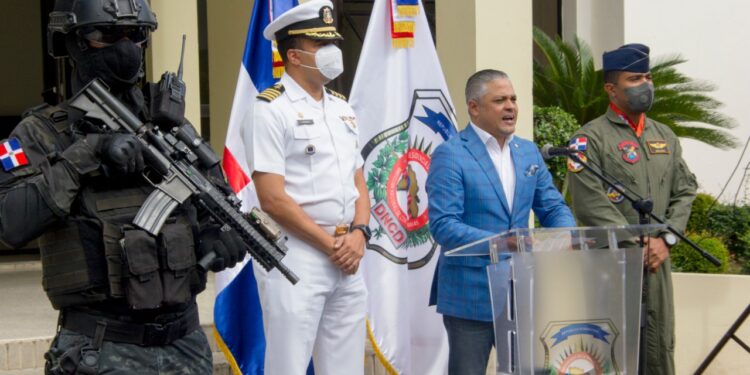 Autoridades ocupan 175 paquetes sospechan es cocaína