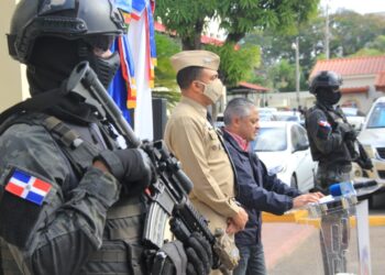 Interceptan dos lanchas con 450 paquetes presumiblemente de cocaína