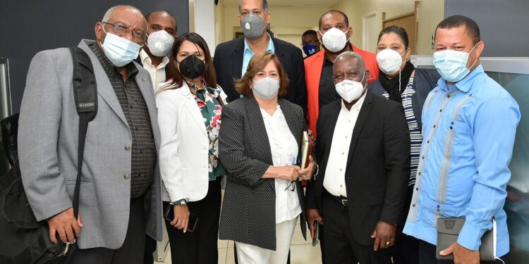 Docentes de Santiago necesitan formarse en inteligencias múltiples y en proyectos educativos