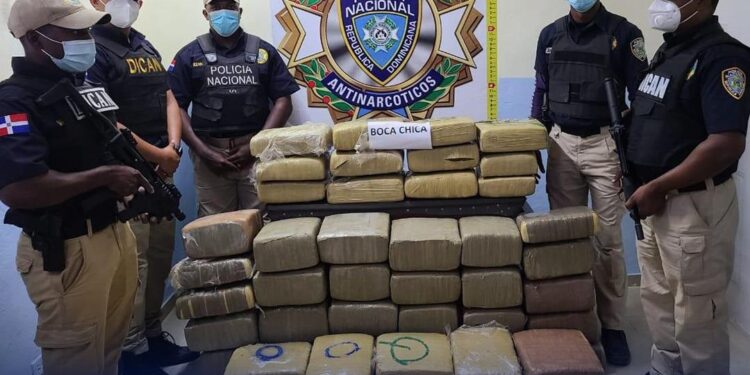 Intervienen Jeepeta con más de 480 libras de marihuana en Santo Domingo Este.