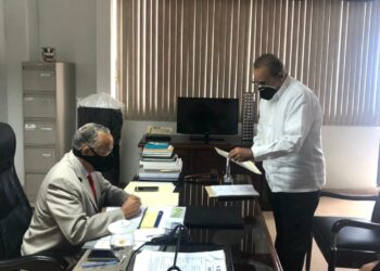 Abel Martínez pone querella penal contra fiscal de Santiago