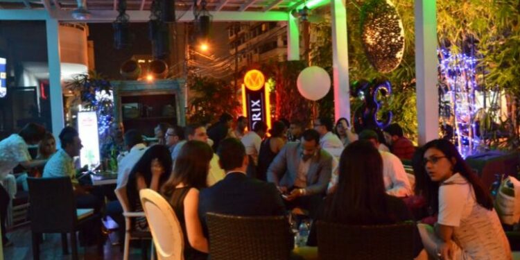 Afirman toque de queda disminuye ventas a restaurantes en un 70%